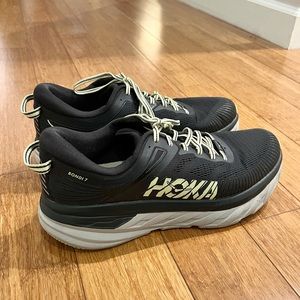 Men’s Hoka Bondi 7 Blue Sneakers.